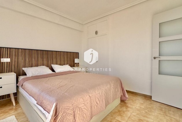 Tweedehands - Penthouse -
Torrevieja - Punta prima