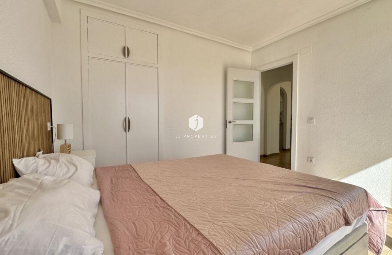 Tweedehands - Penthouse -
Torrevieja - Punta prima