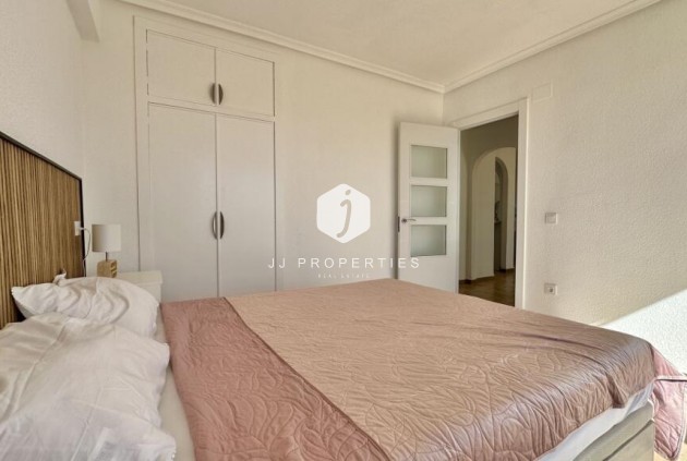 Tweedehands - Penthouse -
Torrevieja - Punta prima