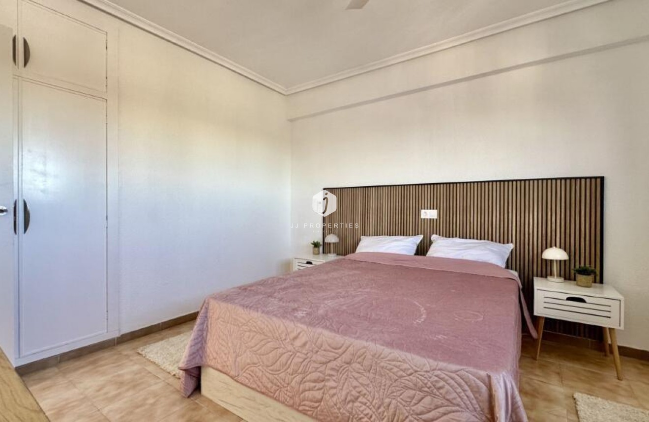 Tweedehands - Penthouse -
Torrevieja - Punta prima