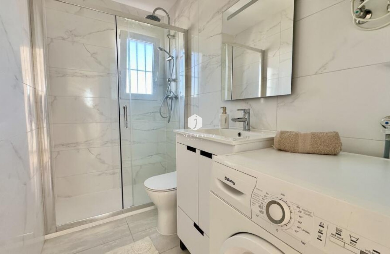 Tweedehands - Penthouse -
Torrevieja - Punta prima