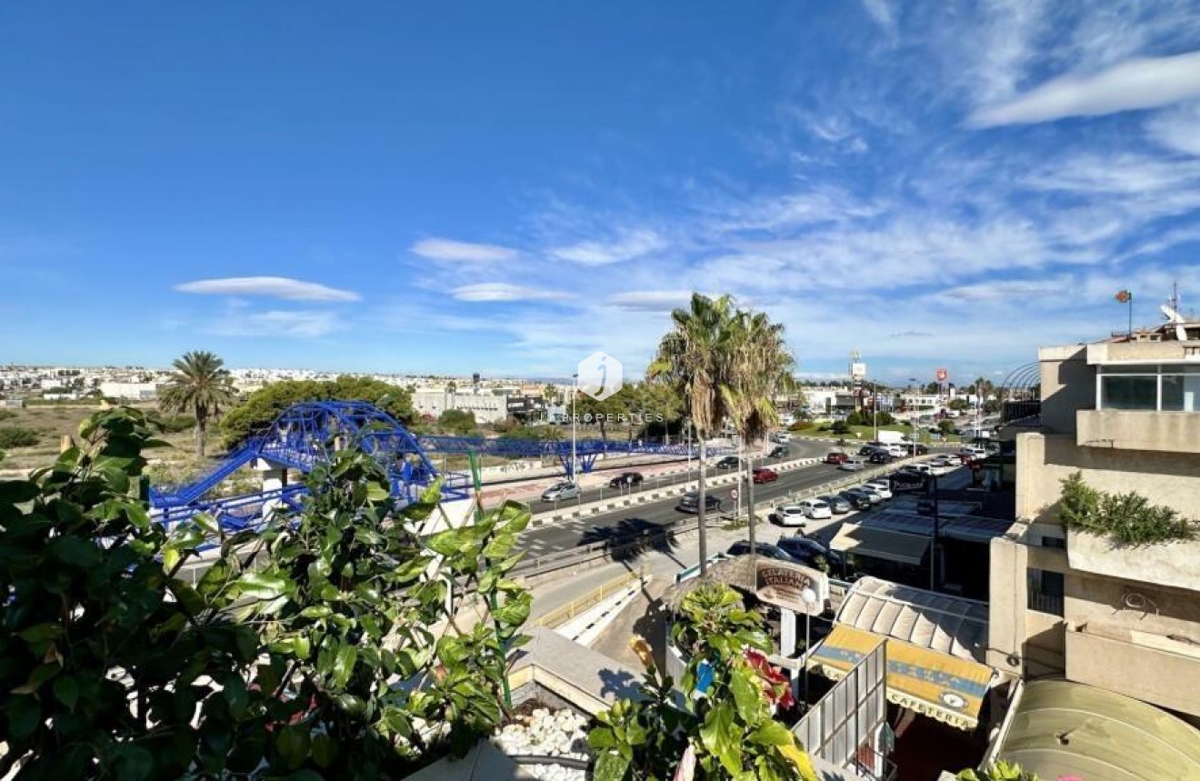 Tweedehands - Penthouse -
Torrevieja - Punta prima