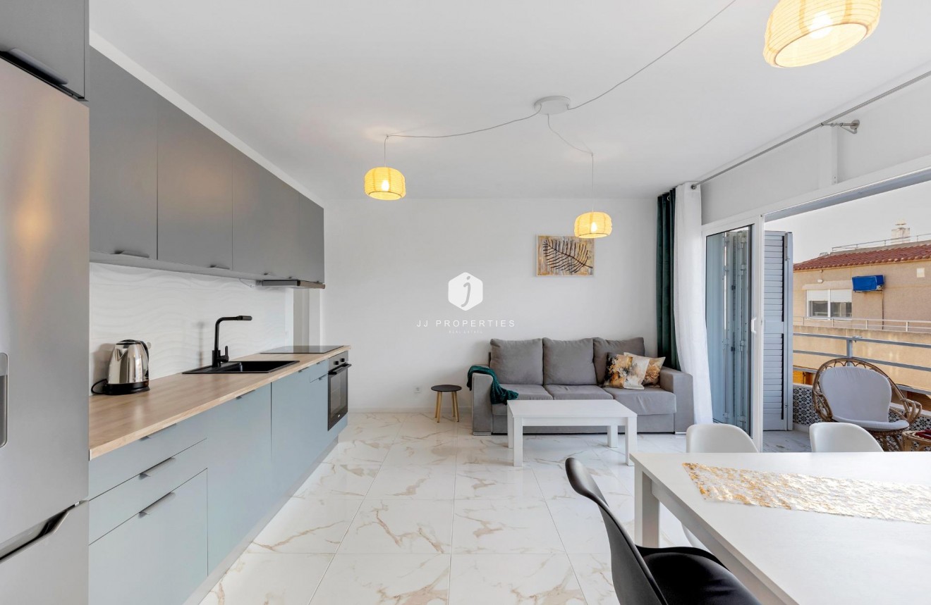 Tweedehands - Appartement / flat -
Torrevieja - La Mata