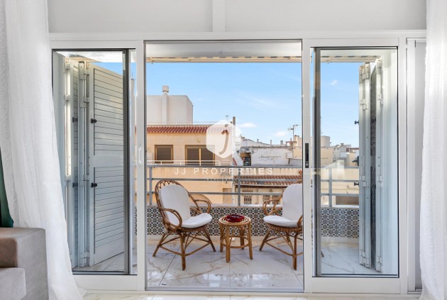 Tweedehands - Appartement / flat -
Torrevieja - La Mata