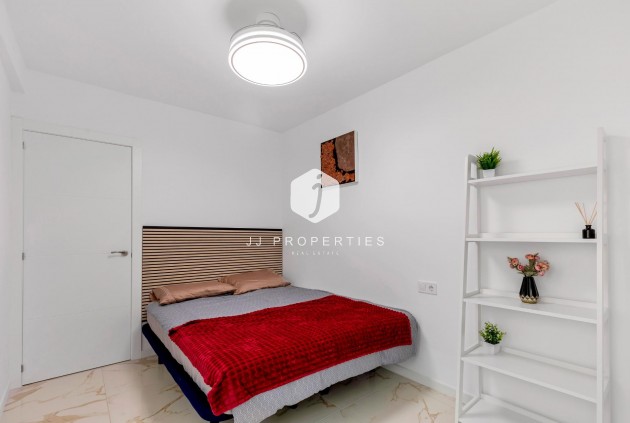 Tweedehands - Appartement / flat -
Torrevieja - La Mata