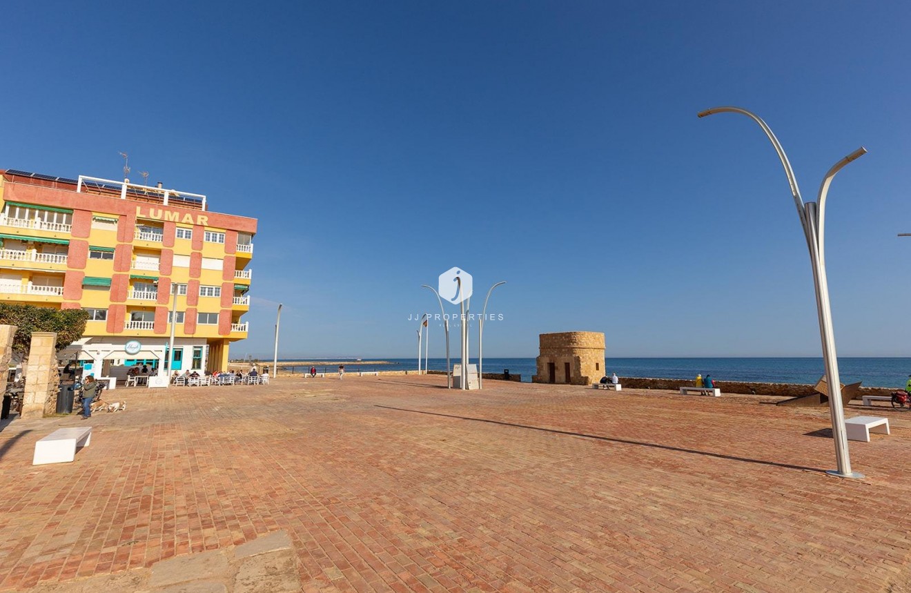 Tweedehands - Appartement / flat -
Torrevieja - La Mata