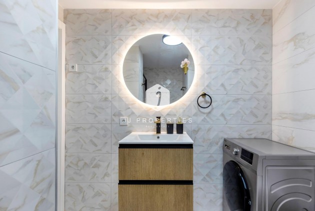 Tweedehands - Appartement / flat -
Torrevieja - La Mata