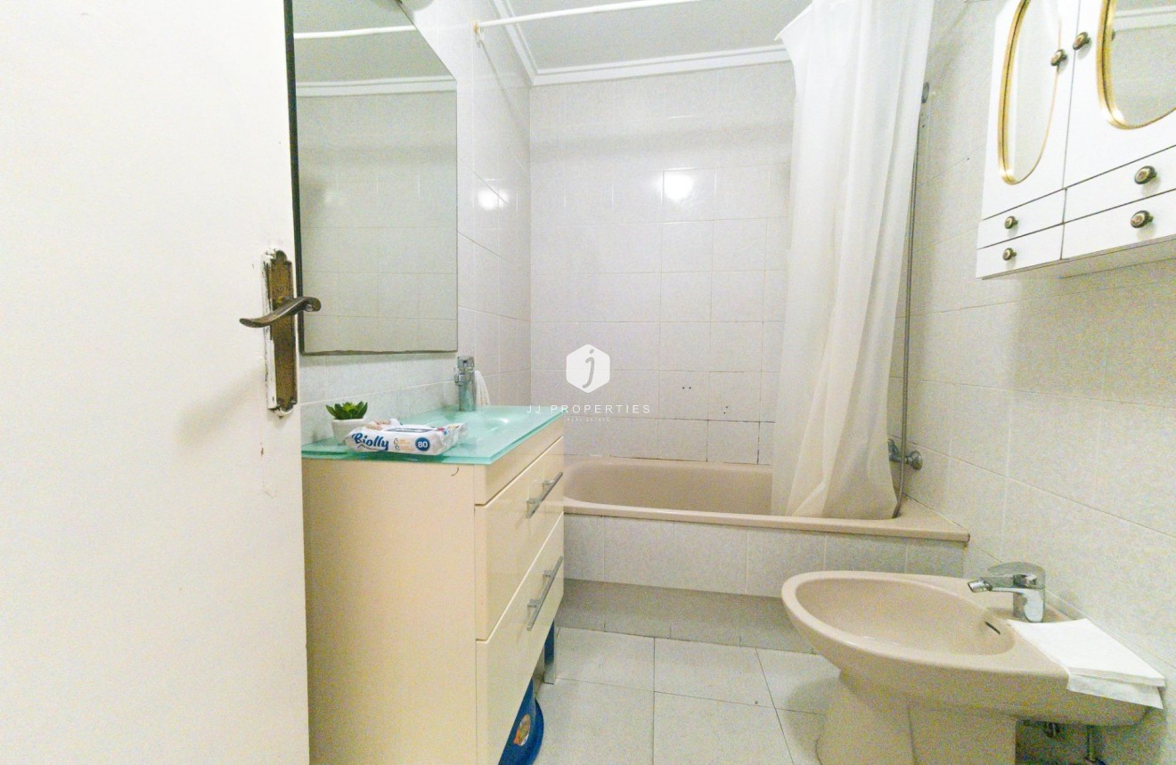 Tweedehands - Appartement / flat -
Torrevieja - Playa del Cura