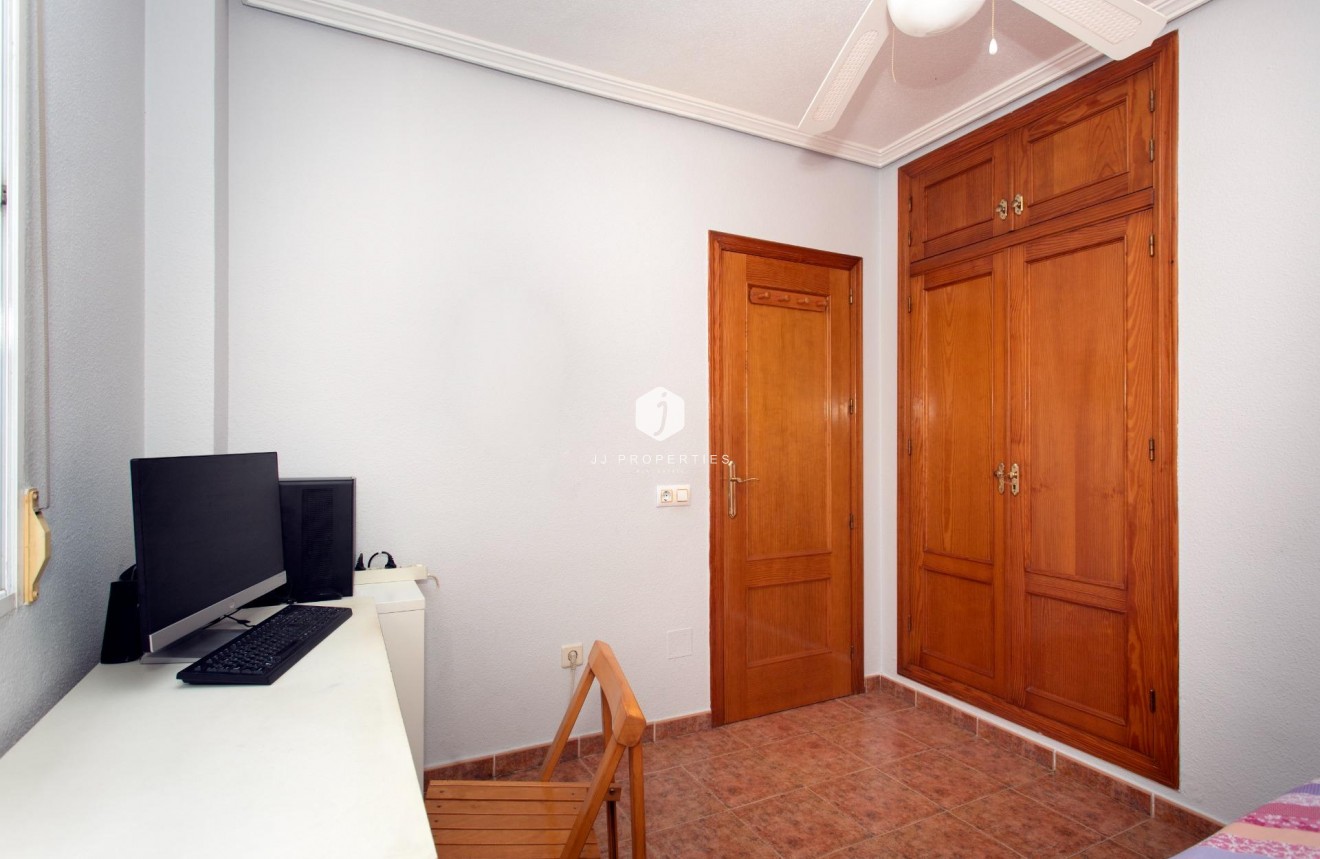 Tweedehands - Bungalow -
Orihuela Costa - Punta Prima