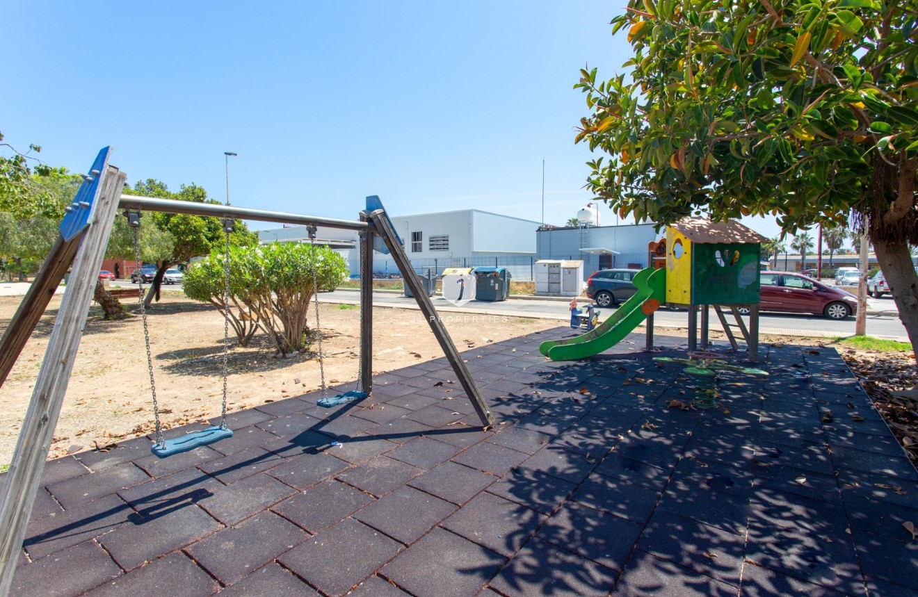 Tweedehands - Bungalow -
Orihuela Costa - Punta Prima