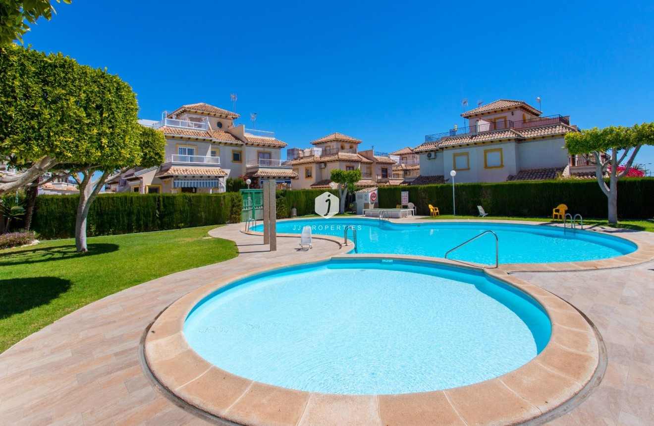 Tweedehands - Bungalow -
Orihuela Costa - Punta Prima