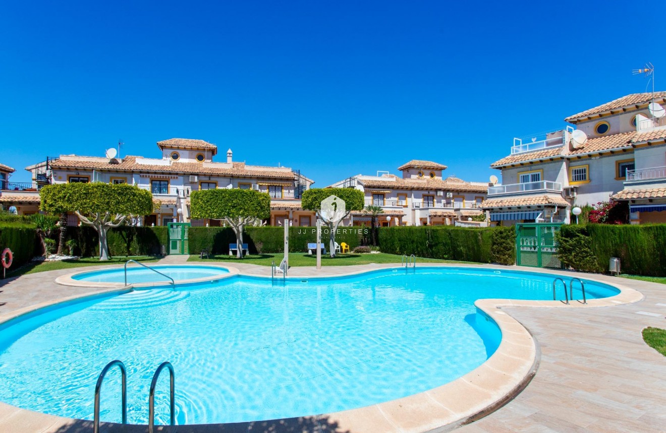 Tweedehands - Bungalow -
Orihuela Costa - Punta Prima