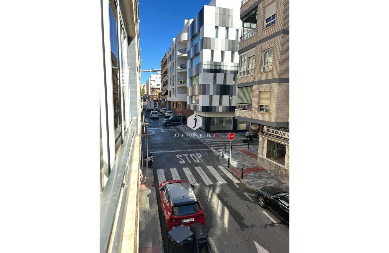 Tweedehands - Appartement / flat -
Torrevieja - Centro