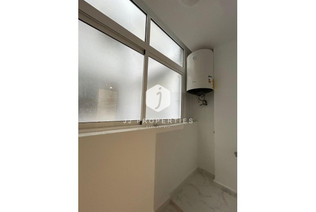 Tweedehands - Appartement / flat -
Torrevieja - Centro