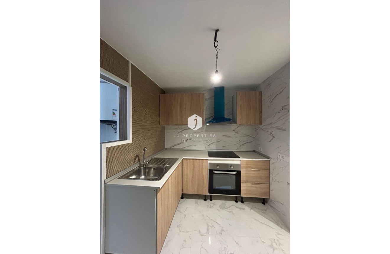 Tweedehands - Appartement / flat -
Torrevieja - Centro