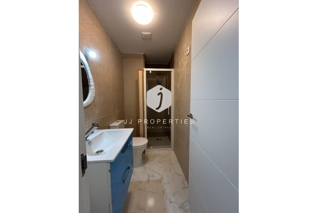 Tweedehands - Appartement / flat -
Torrevieja - Centro
