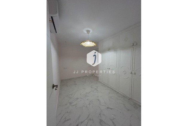 Tweedehands - Appartement / flat -
Torrevieja - Centro