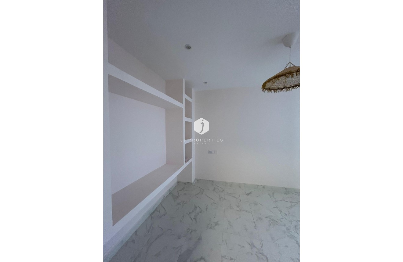 Tweedehands - Appartement / flat -
Torrevieja - Centro