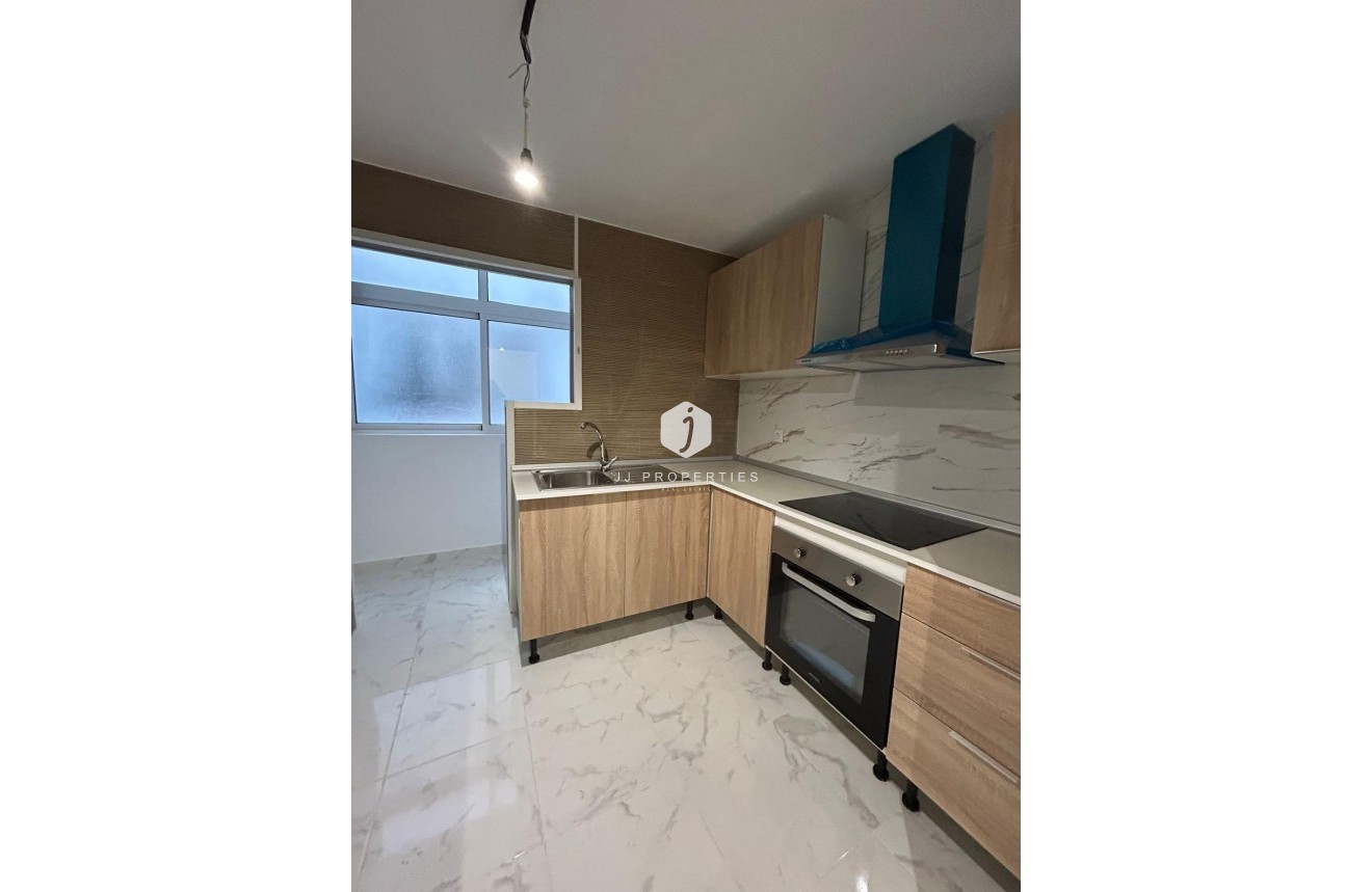 Tweedehands - Appartement / flat -
Torrevieja - Centro