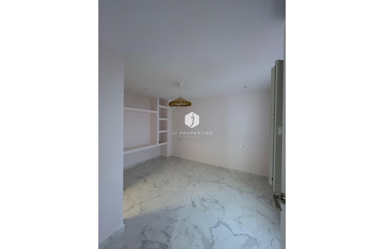 Tweedehands - Appartement / flat -
Torrevieja - Centro