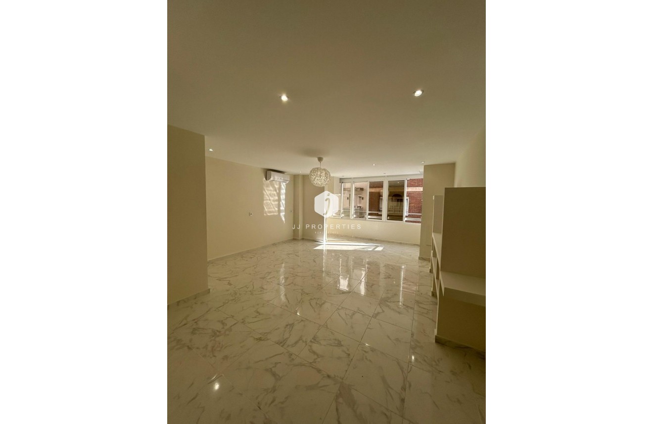 Tweedehands - Appartement / flat -
Torrevieja - Centro