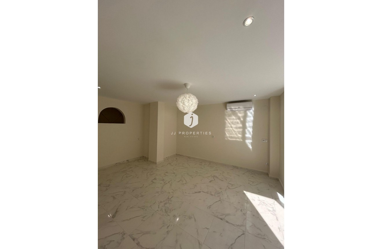 Tweedehands - Appartement / flat -
Torrevieja - Centro