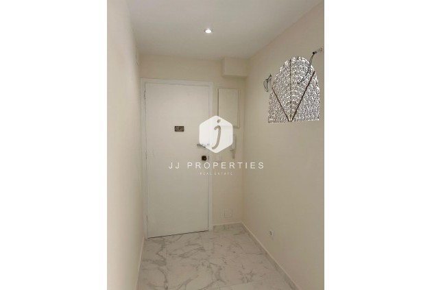 Tweedehands - Appartement / flat -
Torrevieja - Centro