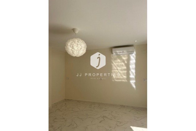 Tweedehands - Appartement / flat -
Torrevieja - Centro
