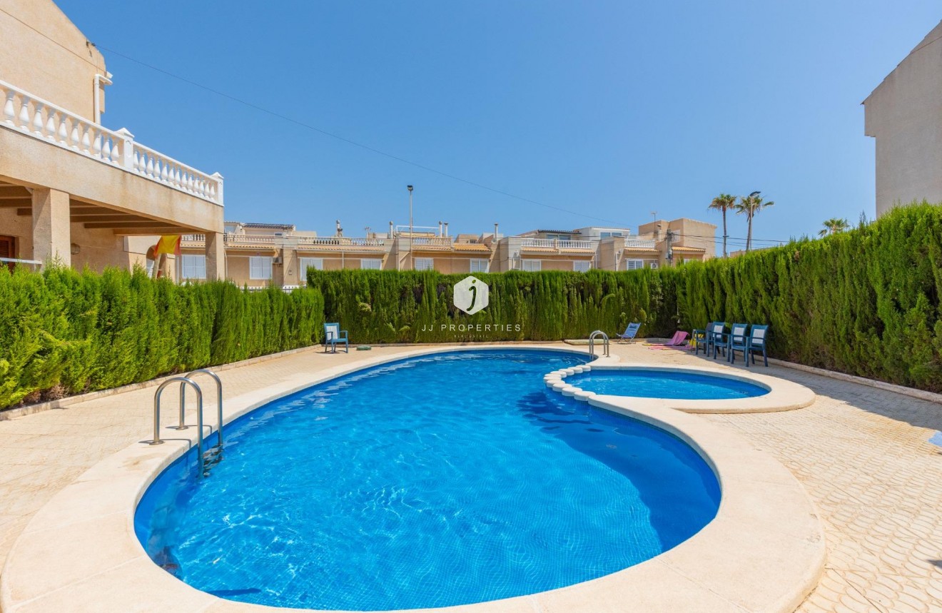 Tweedehands - Chalet -
Torrevieja - Los Frutales