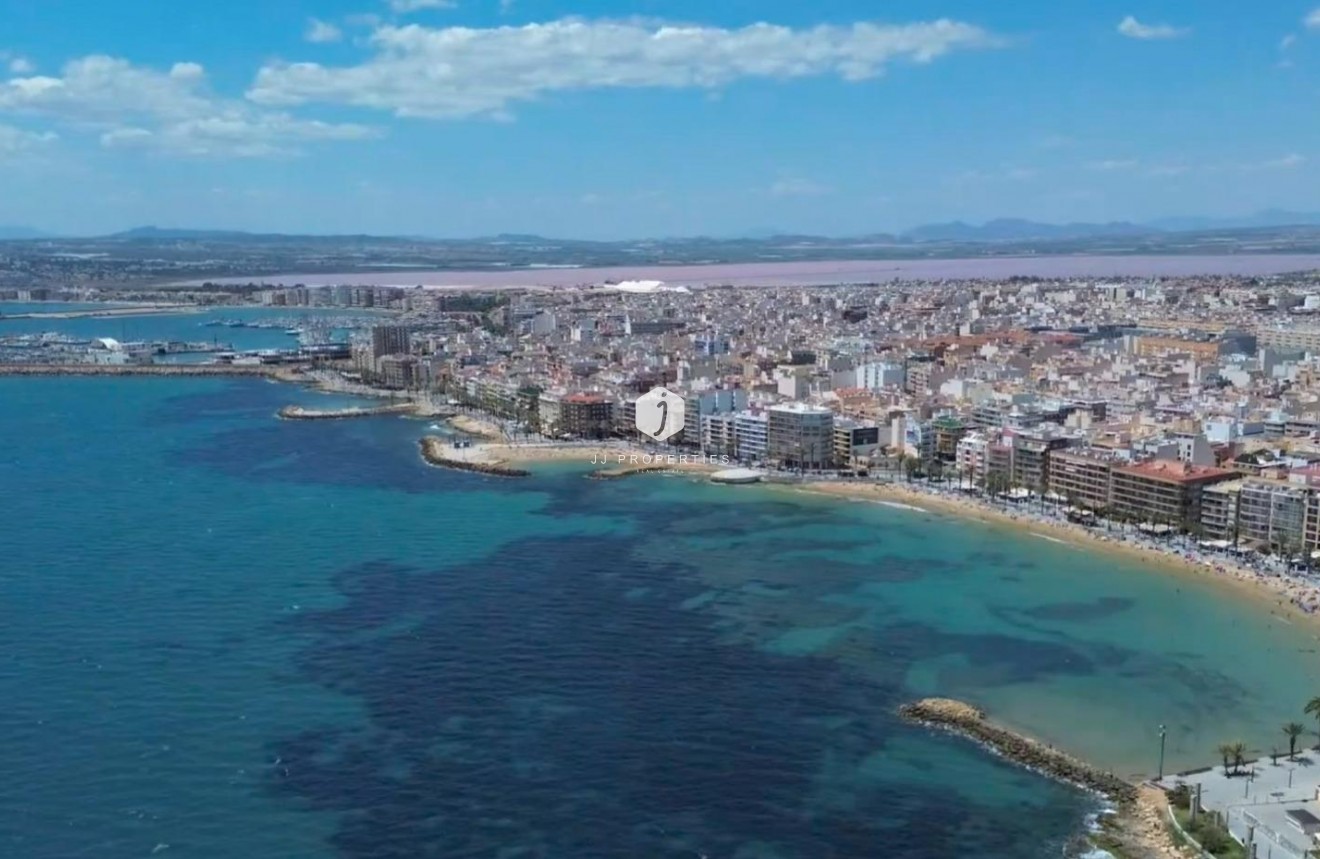 Tweedehands - Appartement / flat -
Torrevieja - Playa del Cura