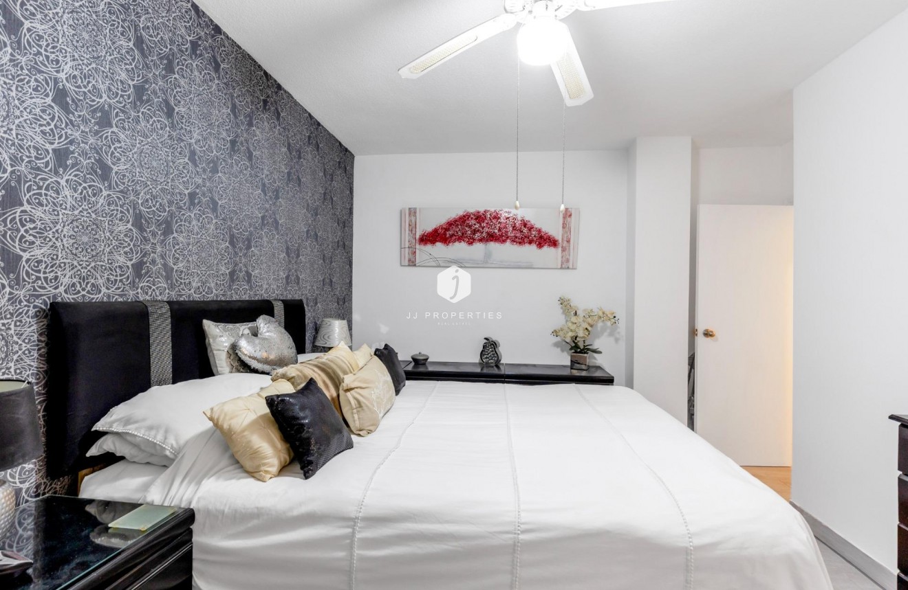 Tweedehands - Appartement / flat -
Torrevieja - Playa del Cura