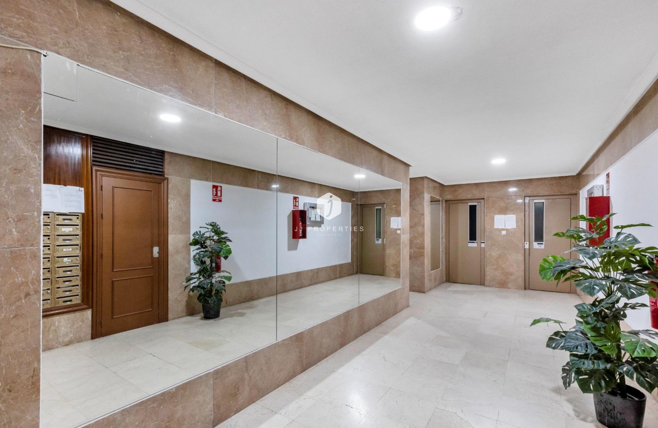 Tweedehands - Appartement / flat -
Torrevieja - Playa del Cura