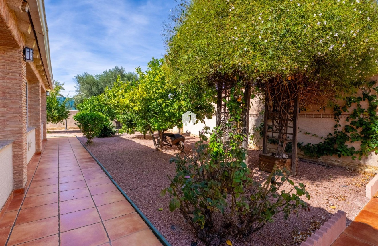 Tweedehands - Villa -
Torrevieja - El chaparral