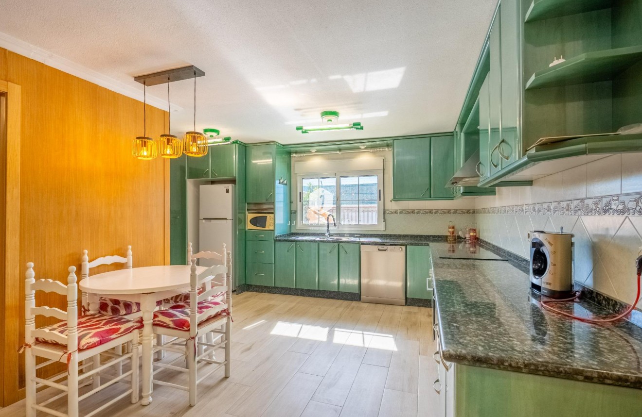 Tweedehands - Villa -
Torrevieja - El chaparral