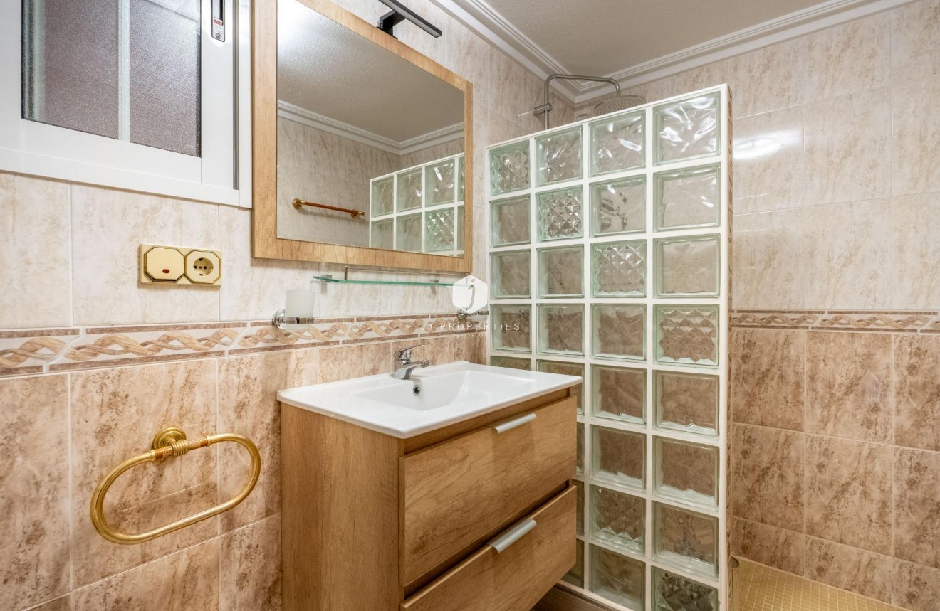 Tweedehands - Villa -
Torrevieja - El chaparral