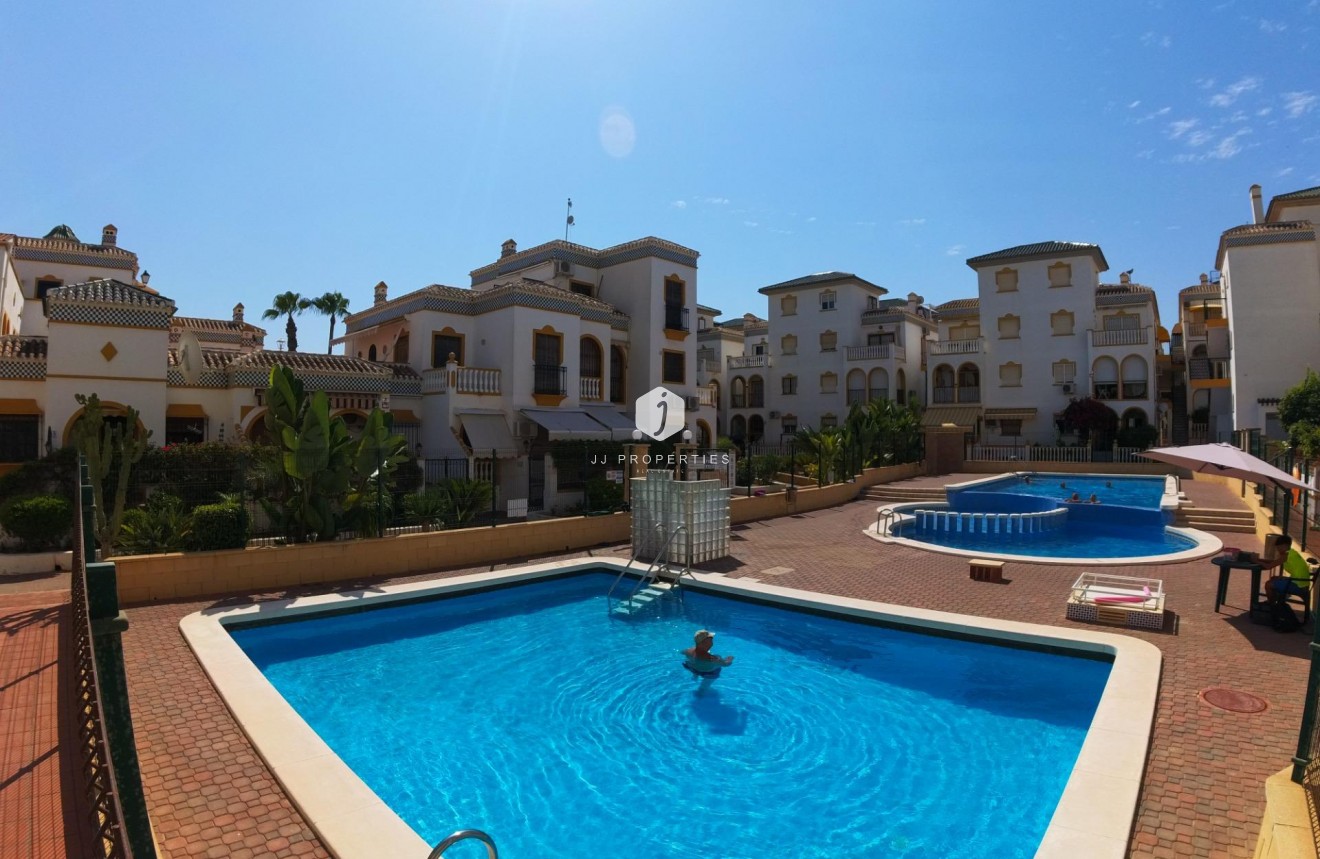 Tweedehands - Appartement / flat -
Torrevieja - La Mata
