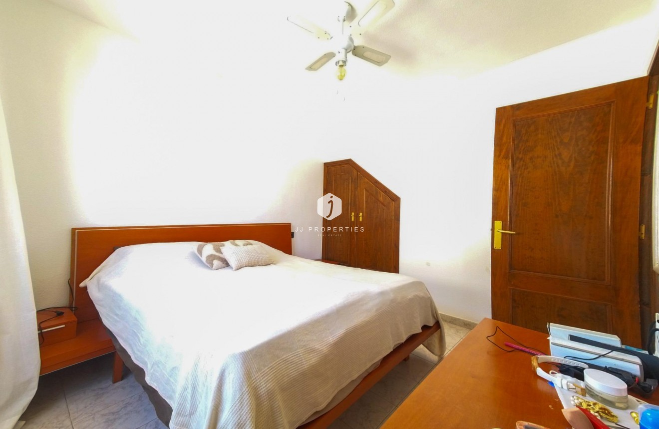 Tweedehands - Appartement / flat -
Torrevieja - La Mata