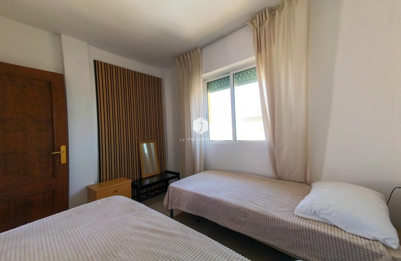 Tweedehands - Appartement / flat -
Torrevieja - La Mata