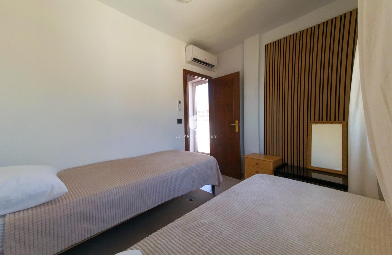 Tweedehands - Appartement / flat -
Torrevieja - La Mata