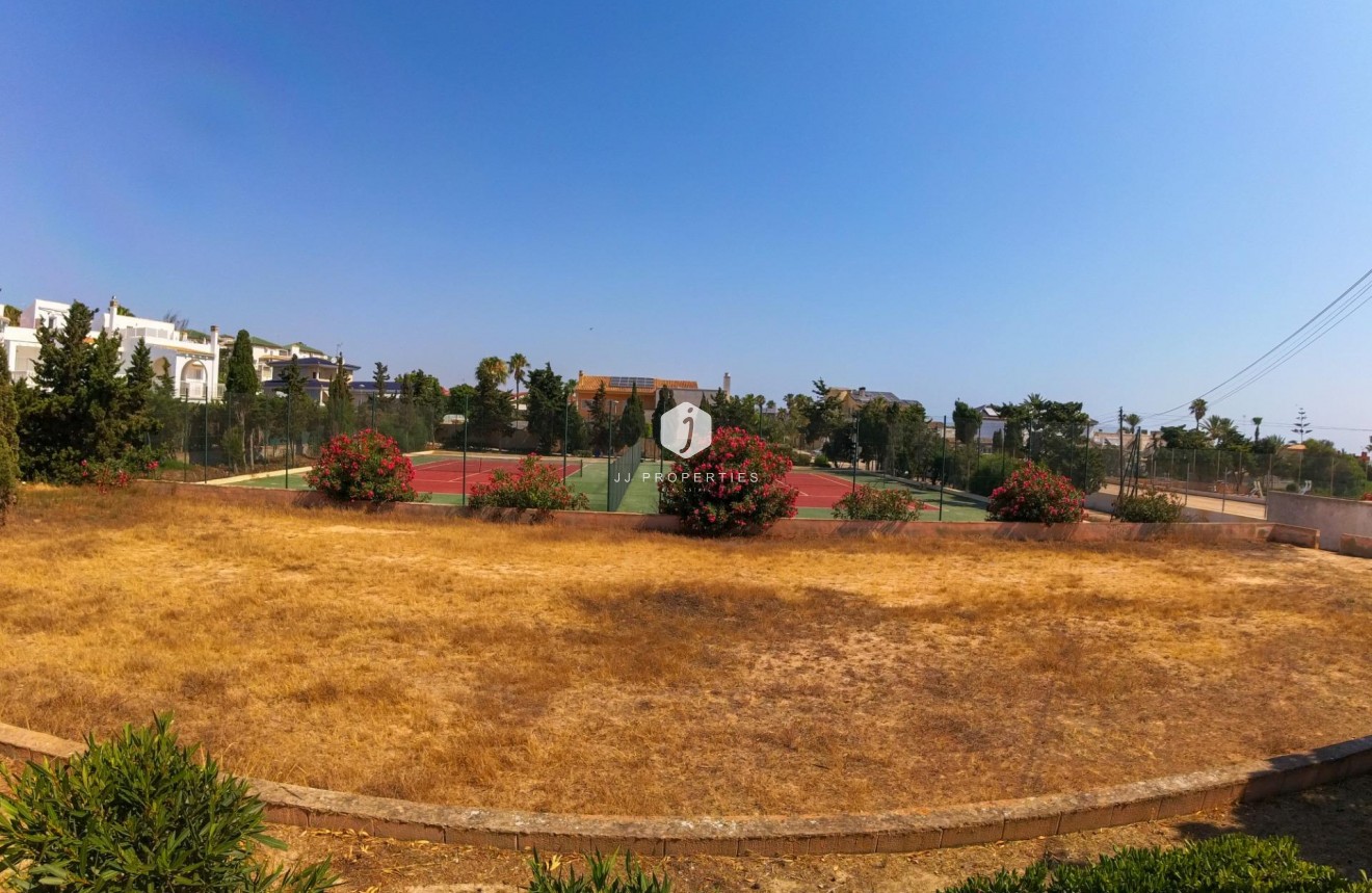 Tweedehands - Appartement / flat -
Torrevieja - La Mata