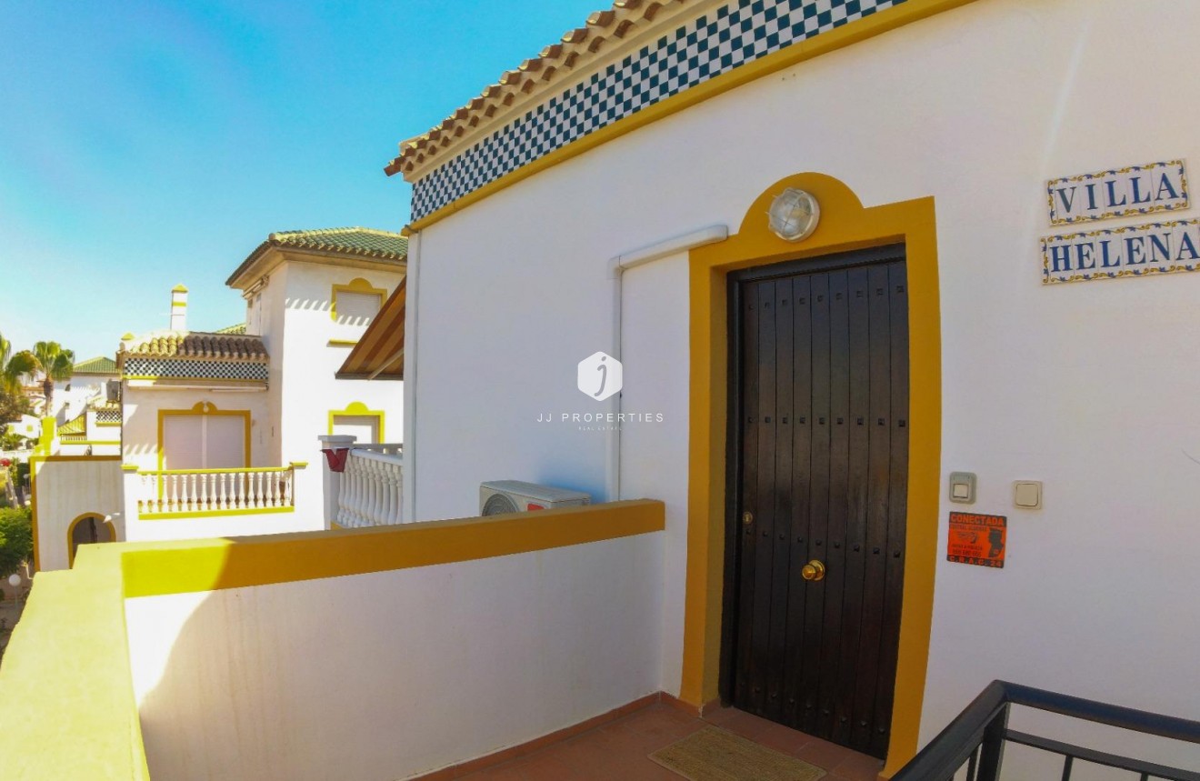 Tweedehands - Appartement / flat -
Torrevieja - La Mata