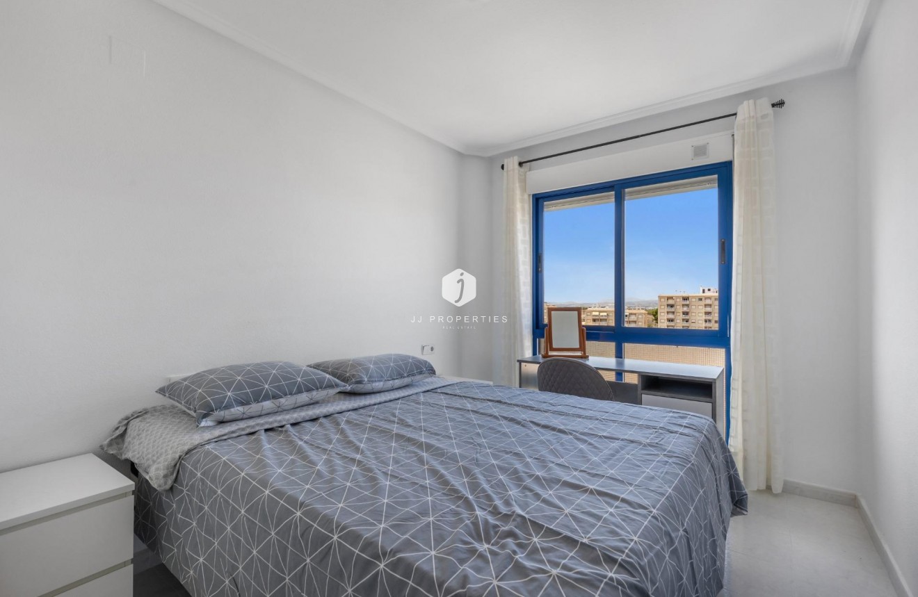 Tweedehands - Appartement / flat -
Torrevieja - Torreblanca