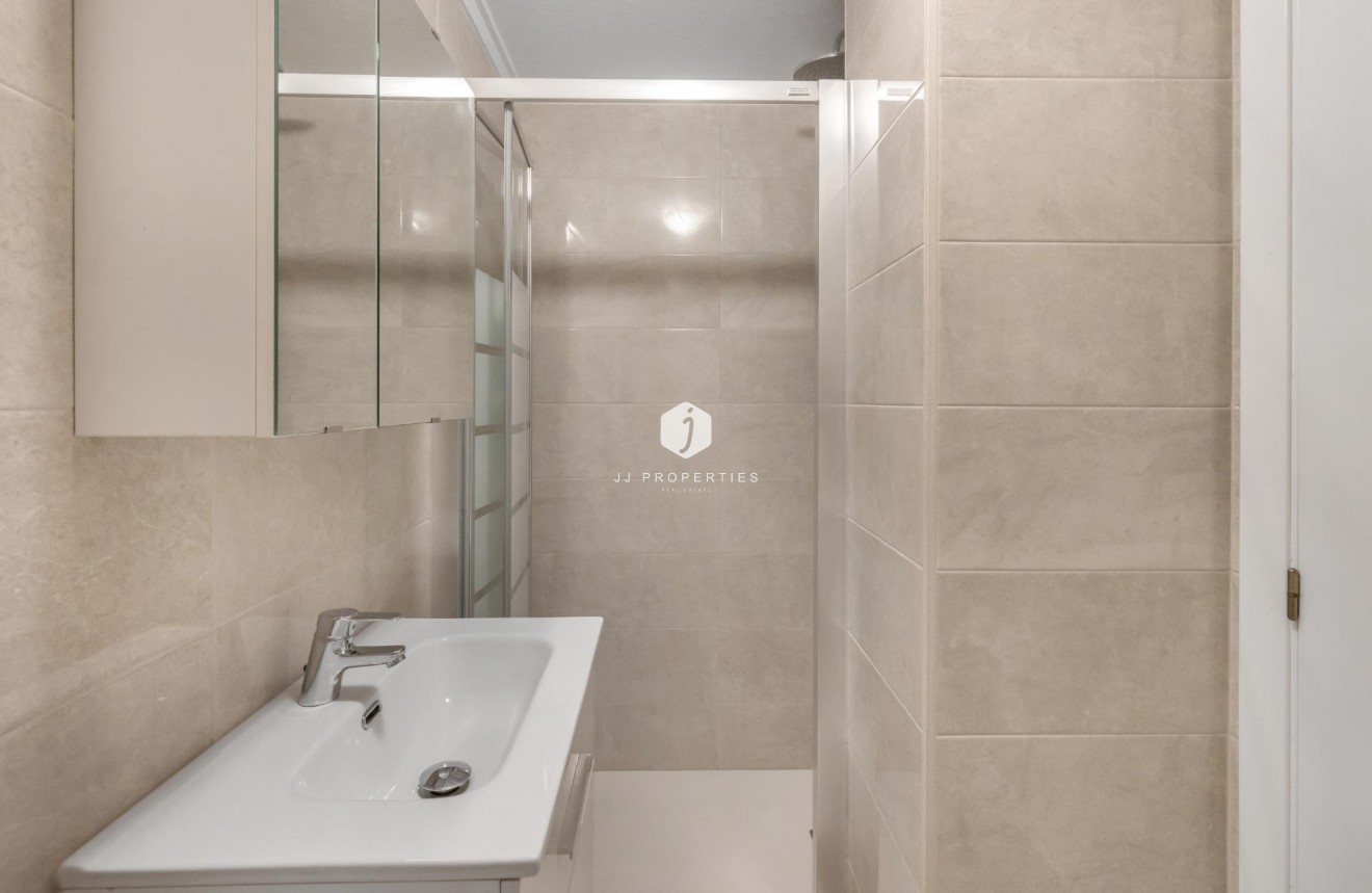 Tweedehands - Appartement / flat -
Torrevieja - Torreblanca