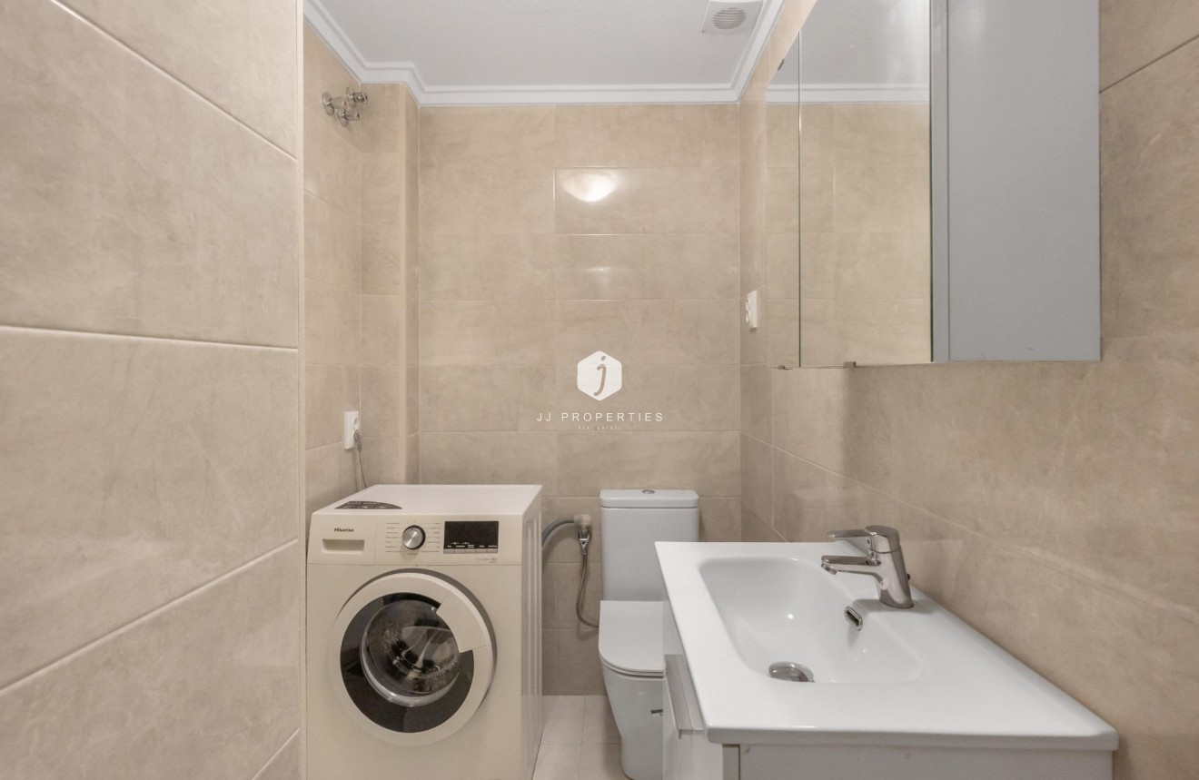 Tweedehands - Appartement / flat -
Torrevieja - Torreblanca