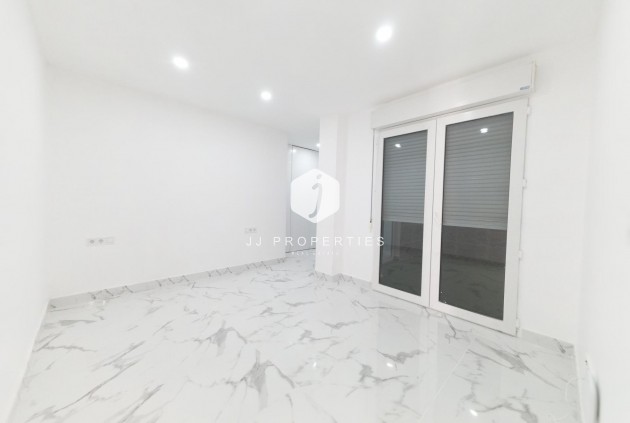 D'occasion - Appartement -
Torrevieja - Playa de los Naufragos