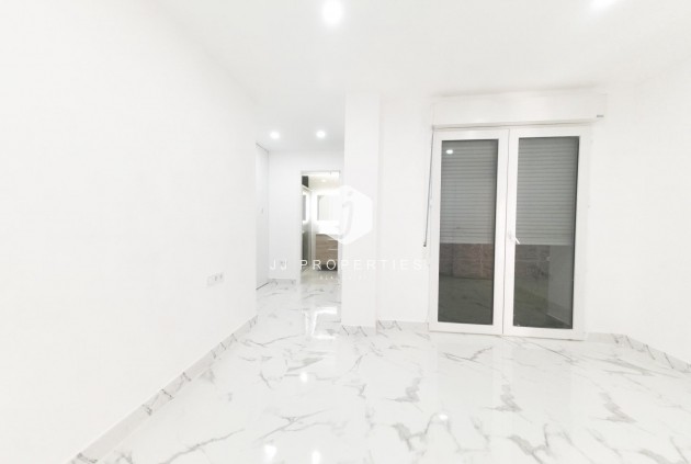 D'occasion - Appartement -
Torrevieja - Playa de los Naufragos