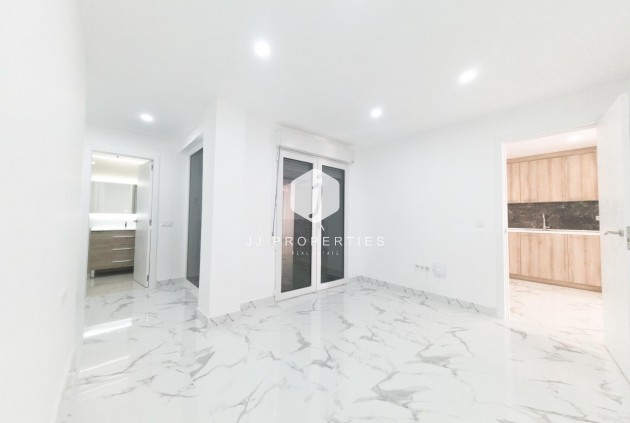 D'occasion - Appartement -
Torrevieja - Playa de los Naufragos