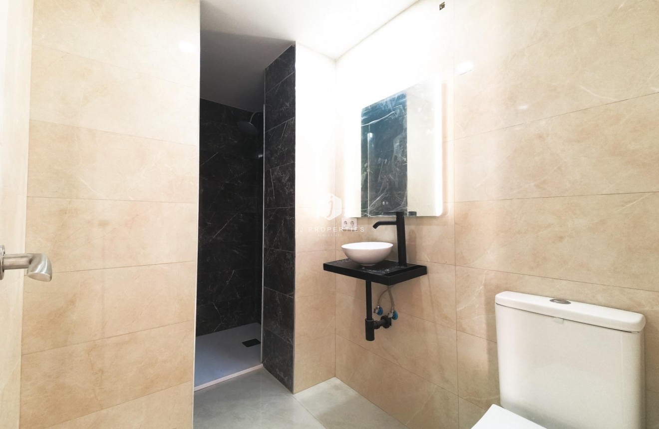 D'occasion - Appartement -
Torrevieja - Playa de los Naufragos