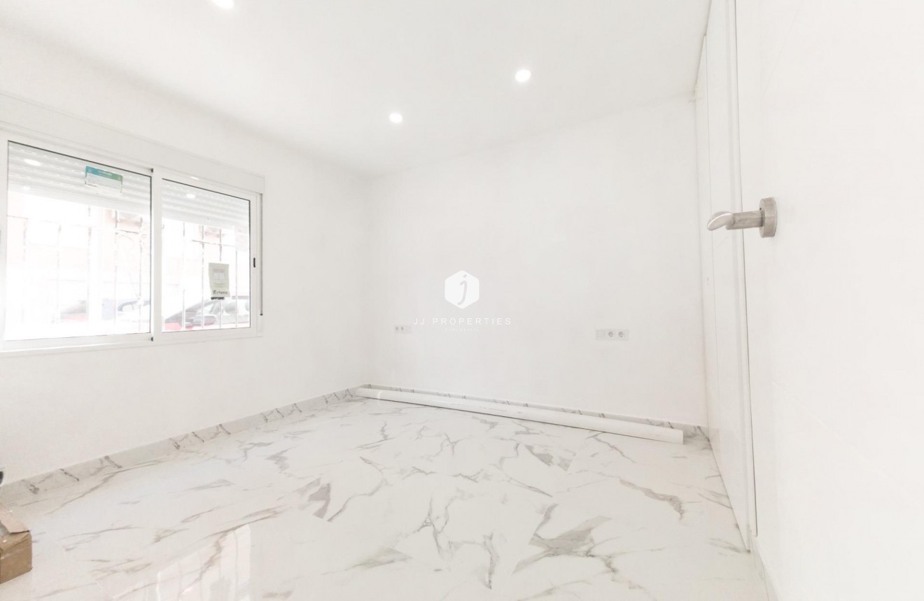 D'occasion - Appartement -
Torrevieja - Playa de los Naufragos