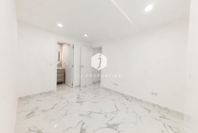 D'occasion - Appartement -
Torrevieja - Playa de los Naufragos